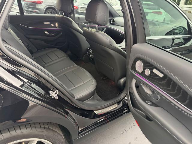 Ｅクラスステーションワゴン Ｅ３００　ステーションワゴン　スポーツ　エクスクルーシブパッ　ケージ（10枚目）