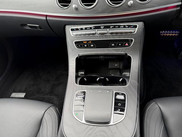 Ｅクラスステーションワゴン Ｅ３００　ステーションワゴン　スポーツ　エクスクルーシブパッ　ケージ（15枚目）