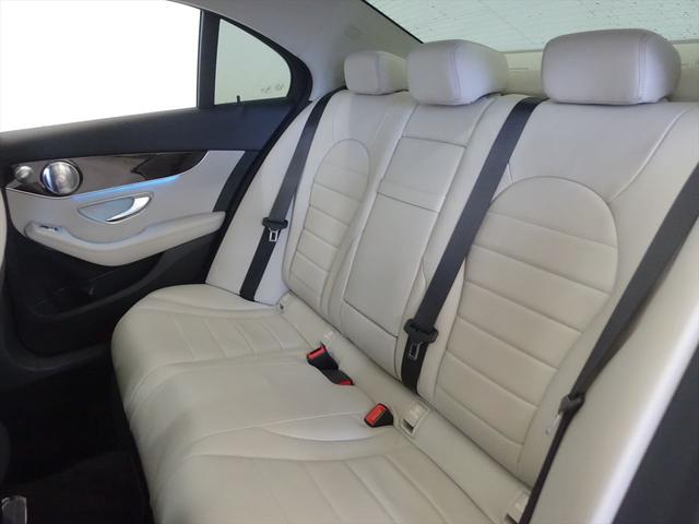 Cクラス C350 e アバンギャルド Bluetooth接続 CD DVD再生 ETC LEDヘッドライト TV アイドリングストップ クルーズコントロール サンルーフ・ガラスルーフ シートヒーター トランクスルー ナビ バックモニター(23枚目)