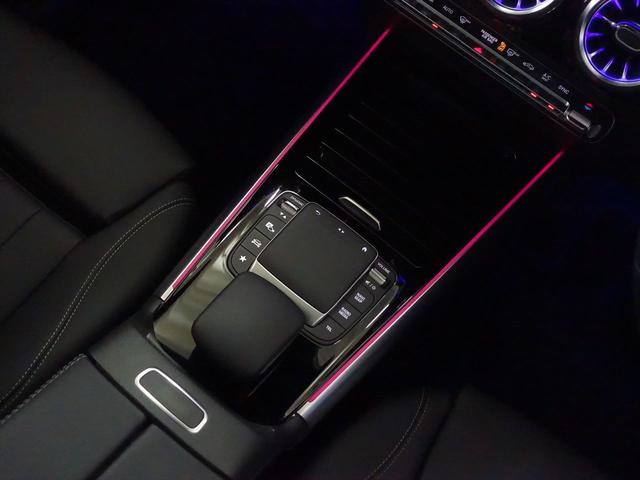 ＧＬＡクラス ＧＬＡ２００　ｄ　４ＭＡＴＩＣ　レザーエクスクルーシブパッケージ　Ｂｌｕｅｔｏｏｔｈ接続　ＥＴＣ　ＬＥＤヘッドライト　ＴＶ　アイドリングストップ　クルーズコントロール　コネクテッド機能　サイドカメラ　サンルーフ・ガラスルーフ（12枚目）