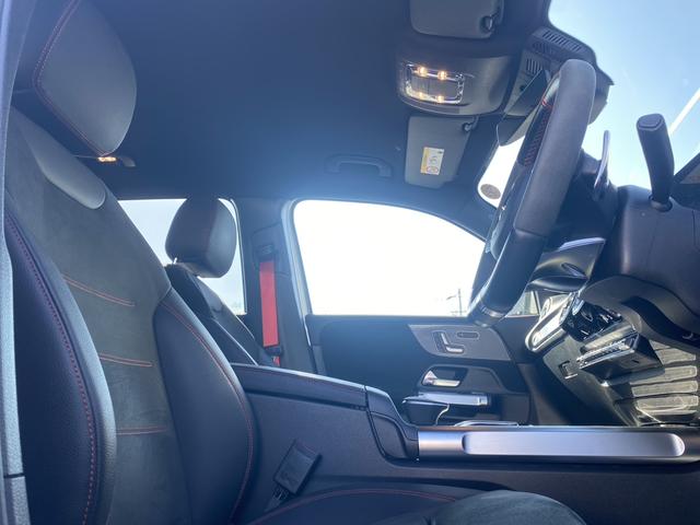 GLB GLB35 4MATIC 3列シート Bluetooth接続 ETC LEDヘッドライト TV アイドリングストップ クルーズコントロール コネクテッド機能 サイドカメラ シートヒーター トランクスルー ナビ バックモニター(12枚目)