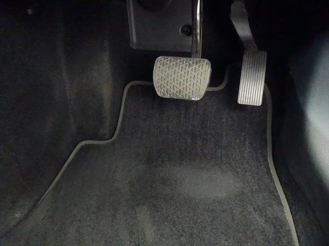 GLB GLB200 d ナビゲーションパッケージ 3列シート Bluetooth接続 ETC LEDヘッドライト TV アイドリングストップ クルーズコントロール コネクテッド機能 サイドカメラ サンルーフ・ガラスルーフ(30枚目)