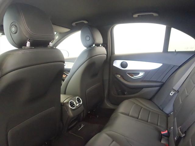 Ｃクラス Ｃ１８０　ローレウスエディション　レーダーセーフティパッケージ　Ｂｌｕｅｔｏｏｔｈ接続　ＣＤ　ＤＶＤ再生　ＥＴＣ　ＬＥＤヘッドライト　ＴＶ　アイドリングストップ　クルーズコントロール　コネクテッド機能　シートヒーター　トランクスルー（24枚目）