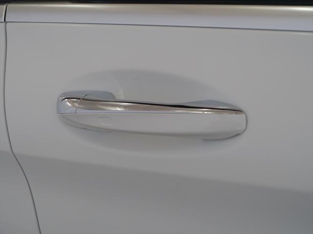 Ｃクラス Ｃ１８０　ローレウスエディション　レーダーセーフティパッケージ　Ｂｌｕｅｔｏｏｔｈ接続　ＣＤ　ＤＶＤ再生　ＥＴＣ　ＬＥＤヘッドライト　ＴＶ　アイドリングストップ　クルーズコントロール　コネクテッド機能　シートヒーター　トランクスルー（26枚目）