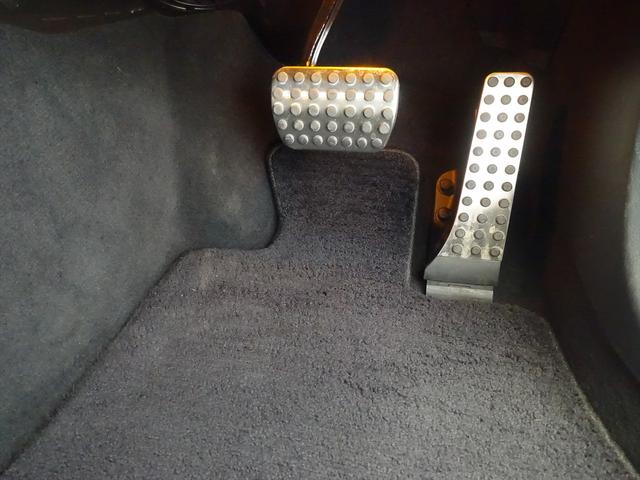 Ｃクラス Ｃ１８０　ローレウスエディション　レーダーセーフティパッケージ　Ｂｌｕｅｔｏｏｔｈ接続　ＣＤ　ＤＶＤ再生　ＥＴＣ　ＬＥＤヘッドライト　ＴＶ　アイドリングストップ　クルーズコントロール　コネクテッド機能　シートヒーター　トランクスルー（27枚目）