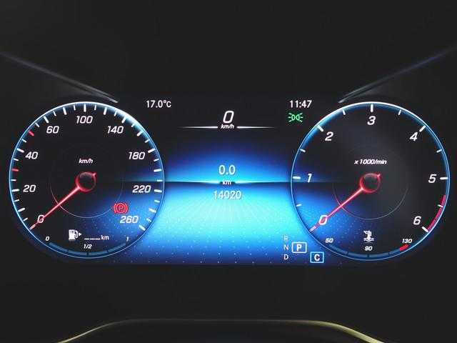 GLC GLC220 d 4マチック レザーエクスクルーシブパッケージ AMGライン Bluetooth接続 ETC LEDヘッドライト TV アイドリングストップ クルーズコントロール コネクテッド機能 サイドカメラ(14枚目)