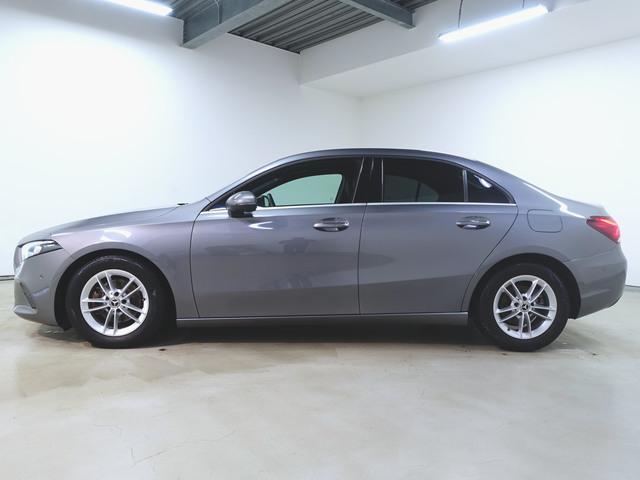 Aクラスセダン A180 スタイル セダン レーダーセーフティーパッケージ ナビゲーションパッケージ Bluetooth接続 ETC LEDヘッドライト TV アイドリングストップ クルーズコントロール コネクテッド機能 シートヒーター(3枚目)