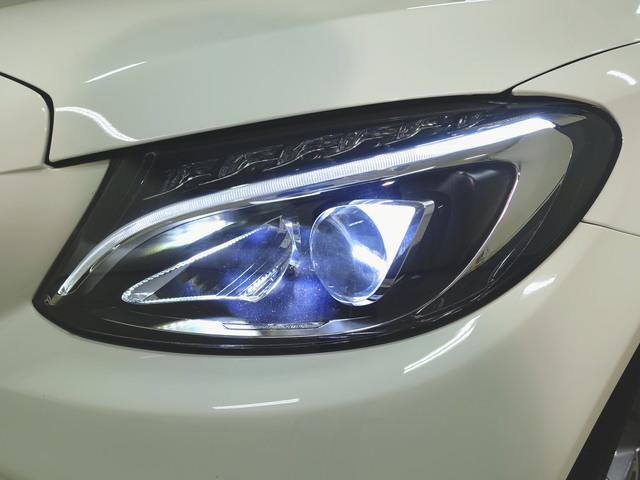 ヤナセの中古車は、すべて第三者検査専門機関（ＡＩＳ）によって、内外装から機関にいたるまで公正かつ厳正に検査されます。検査後、経験豊富なスタッフが、記録簿の確認、ＣＰＵ診断テストなどを実施いたします。