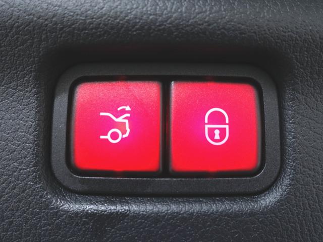 Ｃクラス Ｃ１８０　アバンギャルド　ＡＭＧラインパッケージ　ベーシックパッケージ　Ｂｌｕｅｔｏｏｔｈ接続　ＥＴＣ　ＬＥＤヘッドライト　ＴＶ　アイドリングストップ　クルーズコントロール　コネクテッド機能　サイドカメラ　シートヒーター（25枚目）