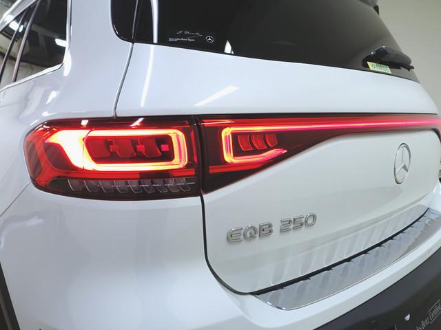 ＥＱＢ ＥＱＢ２５０　ＡＭＧラインパッケージ　３列シート　Ｂｌｕｅｔｏｏｔｈ接続　ＥＴＣ　ＬＥＤヘッドライト　ＴＶ　アイドリングストップ　クルーズコントロール　コネクテッド機能　サイドカメラ　シートヒーター　トランクスルー（5枚目）