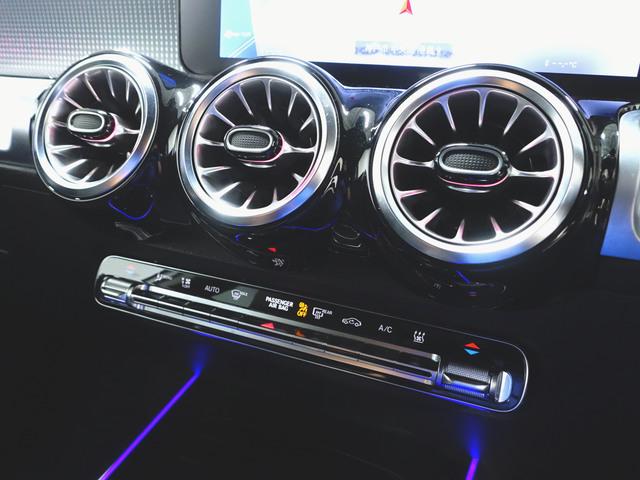 ＥＱＢ ＥＱＢ２５０　ＡＭＧラインパッケージ　３列シート　Ｂｌｕｅｔｏｏｔｈ接続　ＥＴＣ　ＬＥＤヘッドライト　ＴＶ　アイドリングストップ　クルーズコントロール　コネクテッド機能　サイドカメラ　シートヒーター　トランクスルー（18枚目）