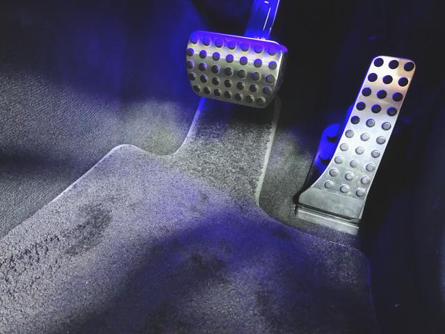 Cクラス C200 4マチック アバンギャルド リアアクスルステアリング AMGライン ベーシックパッケージ Bluetooth接続 ETC LEDヘッドライト TV アイドリングストップ クルーズコントロール コネクテッド機能 サイドカメラ(9枚目)