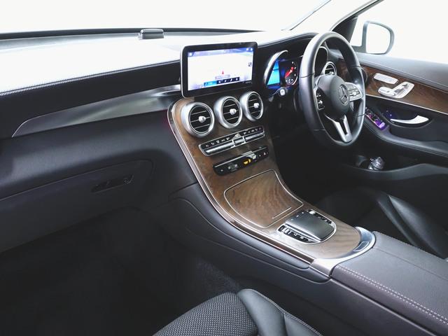 ＧＬＣ ＧＬＣ２２０　ｄ　４マチック　Ｂｌｕｅｔｏｏｔｈ接続　ＥＴＣ　ＬＥＤヘッドライト　ＴＶ　アイドリングストップ　クルーズコントロール　コネクテッド機能　サイドカメラ　シートヒーター　トランクスルー　ナビ　バックモニター　パワーシート（11枚目）