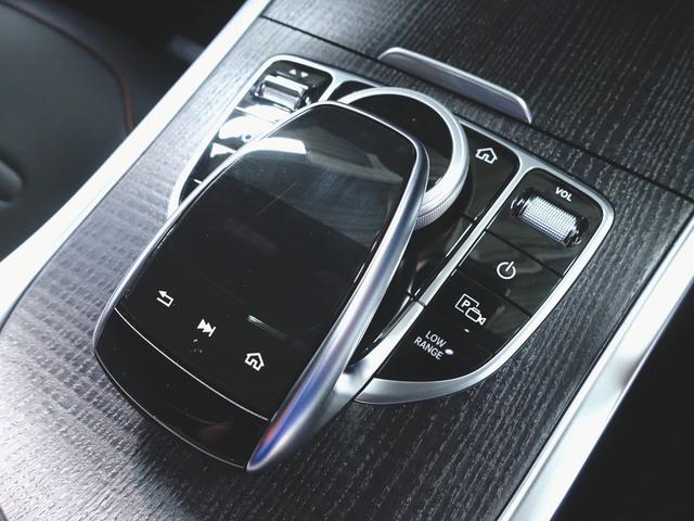 Ｇクラス Ｇ３５０　ｄ　マヌファクトゥーアエディション　Ｂｌｕｅｔｏｏｔｈ接続　ＥＴＣ　ＬＥＤヘッドライト　ＴＶ　アイドリングストップ　クルーズコントロール　コネクテッド機能　サイドカメラ　サンルーフ・ガラスルーフ　シートエアコン　シートヒーター（19枚目）