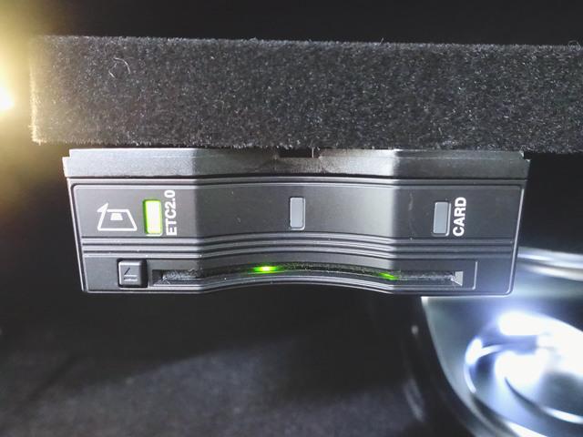 Ｃクラス Ｃ２００　ローレウスエディション　スポーツプラスパッケージ　レザーエクスクルーシブパッケージ　Ｂｌｕｅｔｏｏｔｈ接続　ＥＴＣ　ＬＥＤヘッドライト　ＴＶ　アイドリングストップ　クルーズコントロール　コネクテッド機能　サイドカメラ（10枚目）