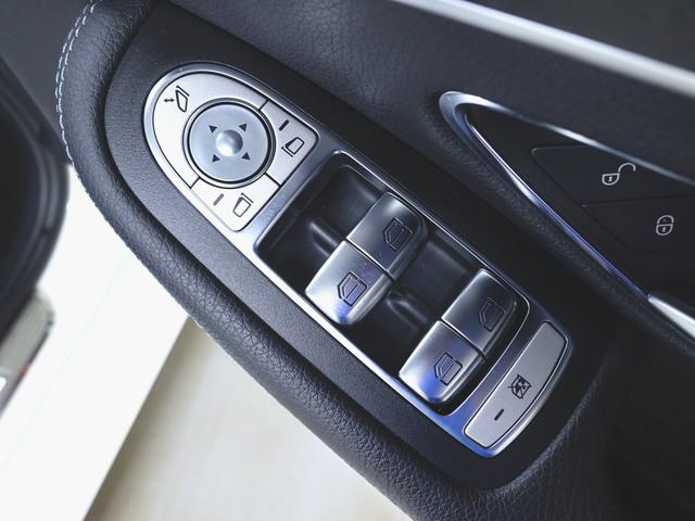 Ｃクラス Ｃ２００　ローレウスエディション　スポーツプラスパッケージ　レザーエクスクルーシブパッケージ　Ｂｌｕｅｔｏｏｔｈ接続　ＥＴＣ　ＬＥＤヘッドライト　ＴＶ　アイドリングストップ　クルーズコントロール　コネクテッド機能　サイドカメラ（23枚目）