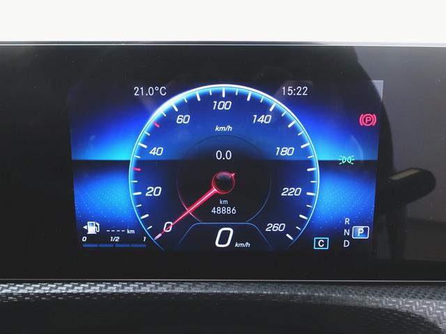 Aクラス A180 ナビゲーションパッケージ Bluetooth接続 ETC LEDヘッドライト TV アイドリングストップ クルーズコントロール コネクテッド機能 トランクスルー ナビ バックモニター フロアマット(14枚目)