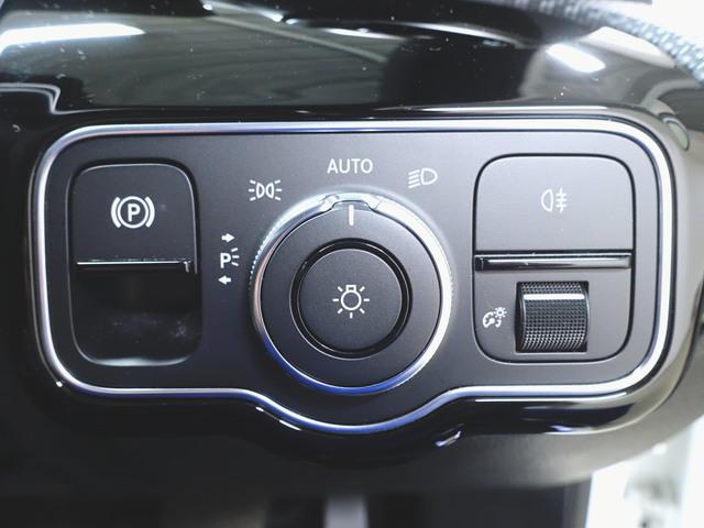 Aクラス A180 ナビゲーションパッケージ Bluetooth接続 ETC LEDヘッドライト TV アイドリングストップ クルーズコントロール コネクテッド機能 トランクスルー ナビ バックモニター フロアマット(20枚目)