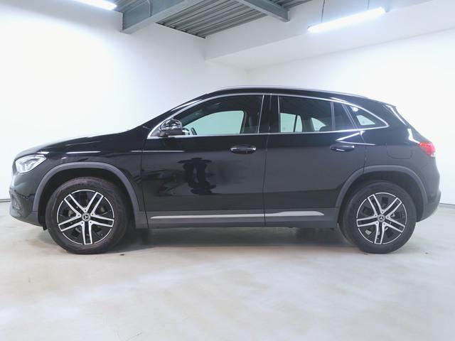 ＧＬＡクラス ＧＬＡ１８０　Ｂｌｕｅｔｏｏｔｈ接続　ＥＴＣ　ＬＥＤヘッドライト　ＴＶ　アイドリングストップ　クルーズコントロール　コネクテッド機能　サイドカメラ　シートヒーター　トランクスルー　ナビ　バックモニター　フロアマット（4枚目）