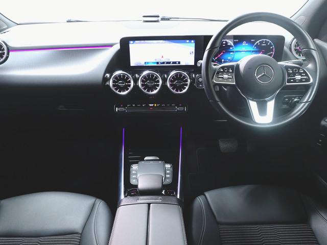 ＧＬＡクラス ＧＬＡ１８０　Ｂｌｕｅｔｏｏｔｈ接続　ＥＴＣ　ＬＥＤヘッドライト　ＴＶ　アイドリングストップ　クルーズコントロール　コネクテッド機能　サイドカメラ　シートヒーター　トランクスルー　ナビ　バックモニター　フロアマット（12枚目）