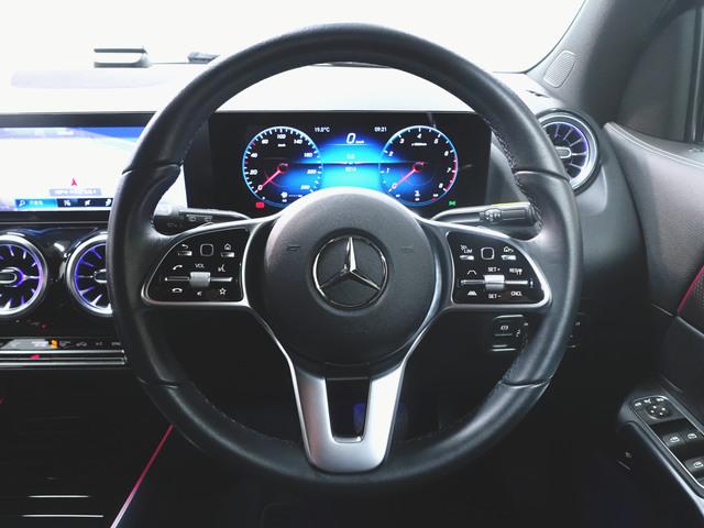 ＧＬＡクラス ＧＬＡ１８０　Ｂｌｕｅｔｏｏｔｈ接続　ＥＴＣ　ＬＥＤヘッドライト　ＴＶ　アイドリングストップ　クルーズコントロール　コネクテッド機能　サイドカメラ　シートヒーター　トランクスルー　ナビ　バックモニター　フロアマット（13枚目）