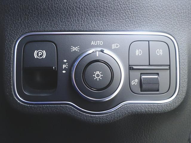 ＧＬＡクラス ＧＬＡ１８０　Ｂｌｕｅｔｏｏｔｈ接続　ＥＴＣ　ＬＥＤヘッドライト　ＴＶ　アイドリングストップ　クルーズコントロール　コネクテッド機能　サイドカメラ　シートヒーター　トランクスルー　ナビ　バックモニター　フロアマット（20枚目）