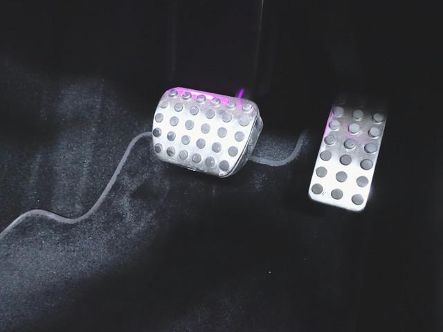 ＧＬＡクラス ＧＬＡ１８０　ＡＭＧラインパッケージ　ＡＭＧライン　Ｂｌｕｅｔｏｏｔｈ接続　ＥＴＣ　ＬＥＤヘッドライト　ＴＶ　アイドリングストップ　クルーズコントロール　コネクテッド機能　サイドカメラ　シートヒーター（9枚目）