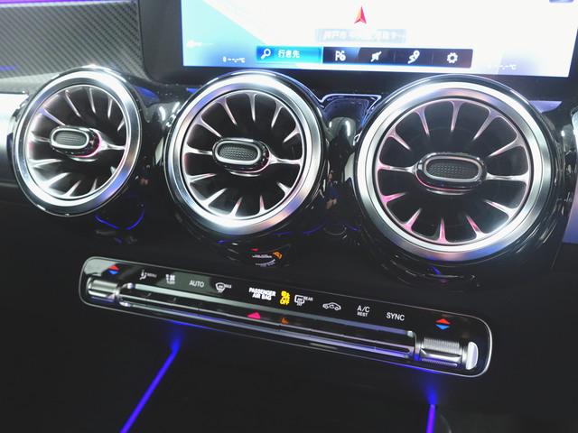 GLB GLB200 d 4マチック AMGライン 3列シート Bluetooth接続 ETC LEDヘッドライト TV アイドリングストップ クルーズコントロール コネクテッド機能 サイドカメラ サンルーフ・ガラスルーフ シートヒーター(18枚目)