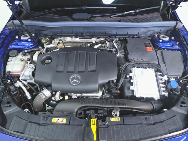 GLB GLB200 d 4マチック AMGライン 3列シート Bluetooth接続 ETC LEDヘッドライト TV アイドリングストップ クルーズコントロール コネクテッド機能 サイドカメラ サンルーフ・ガラスルーフ シートヒーター(34枚目)