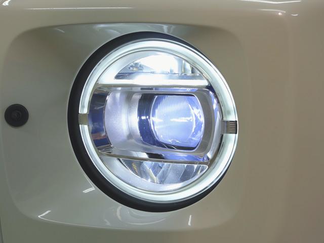 Gクラス G63 AMGレザーエクスクルーシブパッケージ AMGカーボンファイバーインテリアトリム Bluetooth接続 ETC LEDヘッドライト TV アイドリングストップ クルーズコントロール コネクテッド機能 サイドカメラ サンルーフ・ガラスルーフ(3枚目)