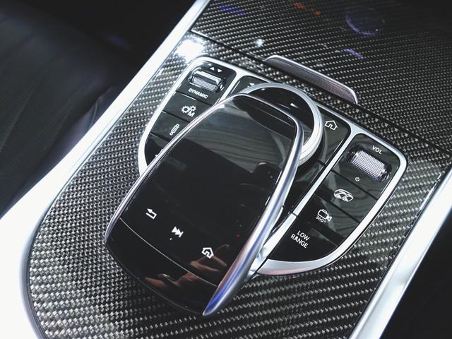 Gクラス G63 AMGレザーエクスクルーシブパッケージ AMGカーボンファイバーインテリアトリム Bluetooth接続 ETC LEDヘッドライト TV アイドリングストップ クルーズコントロール コネクテッド機能 サイドカメラ サンルーフ・ガラスルーフ(19枚目)