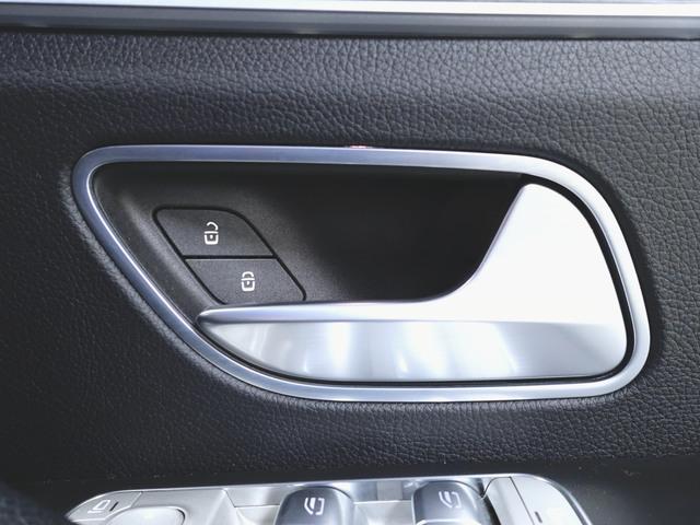 GLS GLS400 d 4マチック AMGライン ラグジュアリーパッケージ 3列シート Bluetooth接続 ETC LEDヘッドライト TV アイドリングストップ クルーズコントロール コネクテッド機能 サイドカメラ サンルーフ・ガラスルーフ(23枚目)