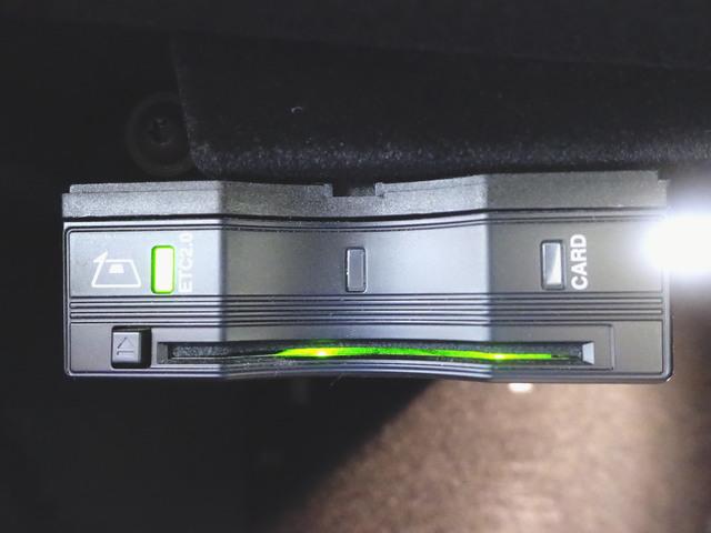 Ｅクラス Ｅ２２０　ｄ　スポーツ　ＡＭＧラインインテリアパッケージ　エクスクルーシブパッケージ　Ｂｌｕｅｔｏｏｔｈ接続　ＥＴＣ　ＬＥＤヘッドライト　ＴＶ　アイドリングストップ　クルーズコントロール　コネクテッド機能　サイドカメラ（10枚目）