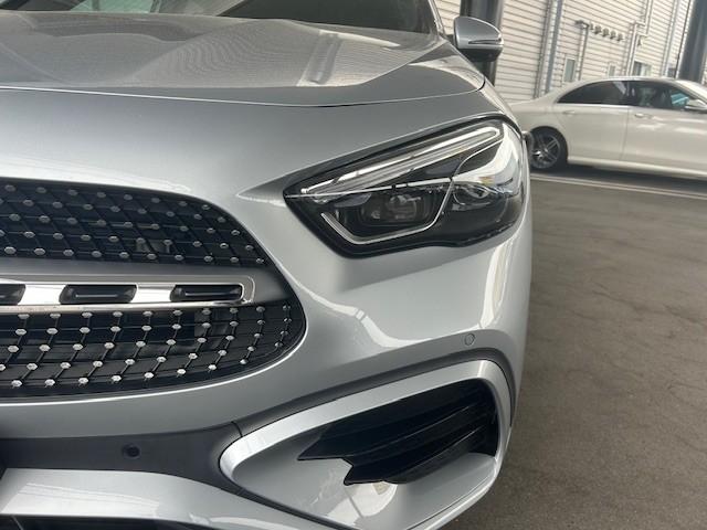 GLAクラス GLA200 d 4マチック AMGラインパッケージ AMGライン Bluetooth接続 ETC LEDヘッドライト TV アイドリングストップ クルーズコントロール シートヒーター ナビ バックモニター パワーシート(3枚目)