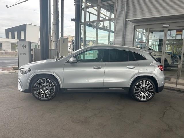 GLAクラス GLA200 d 4マチック AMGラインパッケージ AMGライン Bluetooth接続 ETC LEDヘッドライト TV アイドリングストップ クルーズコントロール シートヒーター ナビ バックモニター パワーシート(4枚目)