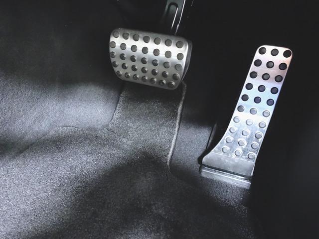 Ｃクラス Ｃ２００　アバンギャルド　リアアクスルステアリング　ＡＭＧライン　ベーシックパッケージ　レザーエクスクルーシブパッケージ　Ｂｌｕｅｔｏｏｔｈ接続　ＥＴＣ　ＬＥＤヘッドライト　ＴＶ　アイドリングストップ　クルーズコントロール　コネクテッド機能（9枚目）