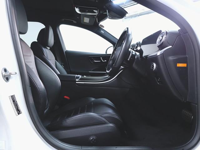 Ｃクラス Ｃ２００　アバンギャルド　リアアクスルステアリング　ＡＭＧライン　ベーシックパッケージ　レザーエクスクルーシブパッケージ　Ｂｌｕｅｔｏｏｔｈ接続　ＥＴＣ　ＬＥＤヘッドライト　ＴＶ　アイドリングストップ　クルーズコントロール　コネクテッド機能（21枚目）