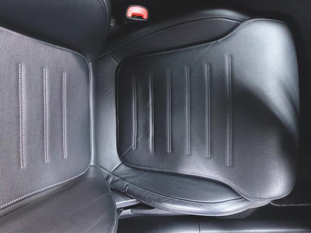 Ｃクラス Ｃ２００　アバンギャルド　リアアクスルステアリング　ＡＭＧライン　ベーシックパッケージ　レザーエクスクルーシブパッケージ　Ｂｌｕｅｔｏｏｔｈ接続　ＥＴＣ　ＬＥＤヘッドライト　ＴＶ　アイドリングストップ　クルーズコントロール　コネクテッド機能（22枚目）