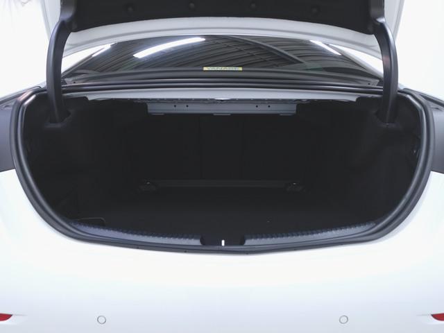 Ｃクラス Ｃ２００　アバンギャルド　リアアクスルステアリング　ＡＭＧライン　ベーシックパッケージ　レザーエクスクルーシブパッケージ　Ｂｌｕｅｔｏｏｔｈ接続　ＥＴＣ　ＬＥＤヘッドライト　ＴＶ　アイドリングストップ　クルーズコントロール　コネクテッド機能（24枚目）