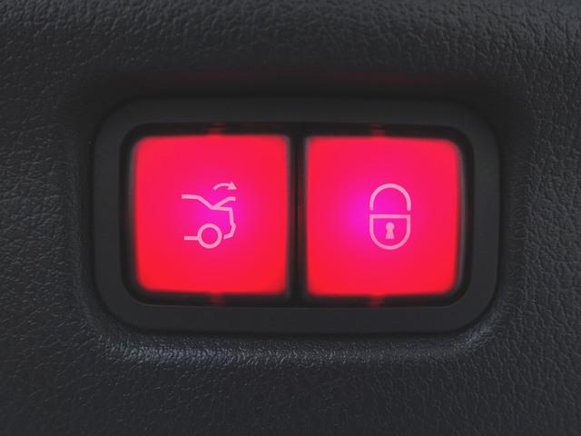 Ｃクラス Ｃ２００　アバンギャルド　リアアクスルステアリング　ＡＭＧライン　ベーシックパッケージ　レザーエクスクルーシブパッケージ　Ｂｌｕｅｔｏｏｔｈ接続　ＥＴＣ　ＬＥＤヘッドライト　ＴＶ　アイドリングストップ　クルーズコントロール　コネクテッド機能（25枚目）