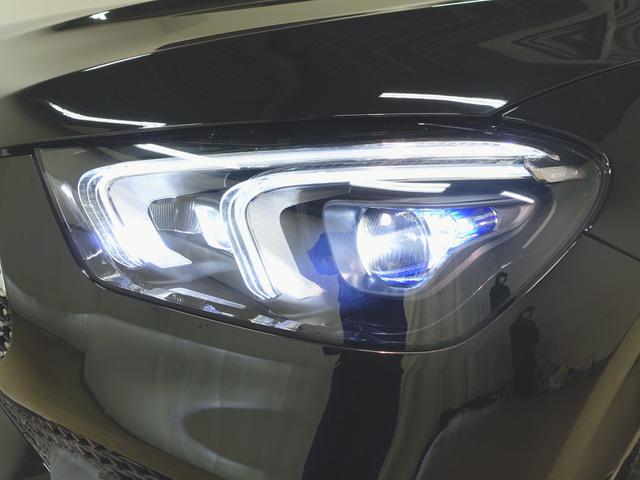 ヤナセの中古車は、すべて第三者検査専門機関（ＡＩＳ）によって、内外装から機関にいたるまで公正かつ厳正に検査されます。検査後、経験豊富なスタッフが、記録簿の確認、ＣＰＵ診断テストなどを実施いたします。