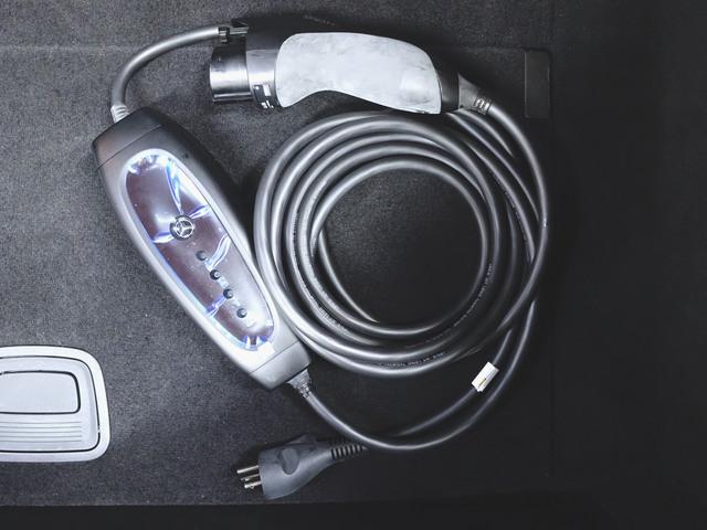 ＥＱＳ ＥＱＳ４５０　プラス　ＡＭＧラインパッケージ　デジタルインテリアパッケージ　エクスクルーシブパッケージ　Ｂｌｕｅｔｏｏｔｈ接続　ＥＴＣ　ＬＥＤヘッドライト　ＴＶ　アイドリングストップ　クルーズコントロール　コネクテッド機能　サイドカメラ（25枚目）