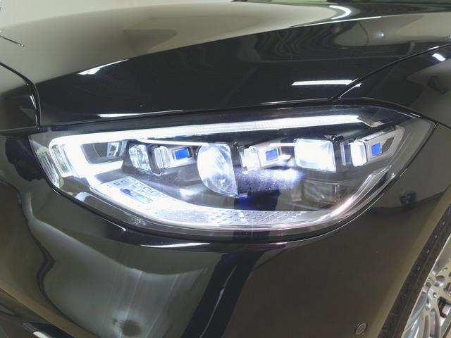 ヤナセの中古車は、すべて第三者検査専門機関（ＡＩＳ）によって、内外装から機関にいたるまで公正かつ厳正に検査されます。検査後、経験豊富なスタッフが、記録簿の確認、ＣＰＵ診断テストなどを実施いたします。