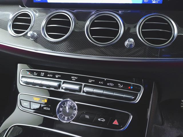 Ｅクラス Ｅ５３　４マチックプラス　エクスクルーシブパッケージ　Ｂｌｕｅｔｏｏｔｈ接続　ＥＴＣ　ＬＥＤヘッドライト　ＴＶ　アイドリングストップ　クルーズコントロール　コネクテッド機能　サイドカメラ　サンルーフ・ガラスルーフ（18枚目）