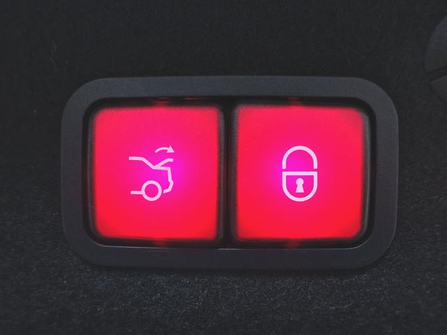 Cクラス C200 ローレウスエディション スポーツプラスパッケージ レザーエクスクルーシブパッケージ レーダーセーフティーパッケージ(28枚目)