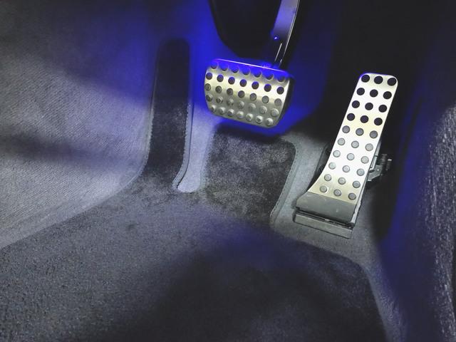 Ｓクラス Ｓ４００ｄ　４マチック　ＡＭＧラインパッケージ　ドライバーズパッケージ　ベーシックパッケージ　レザーエクスクルーシブパッケージ　Ｂｌｕｅｔｏｏｔｈ接続　ＥＴＣ　ＬＥＤヘッドライト　ＴＶ　アイドリングストップ（9枚目）