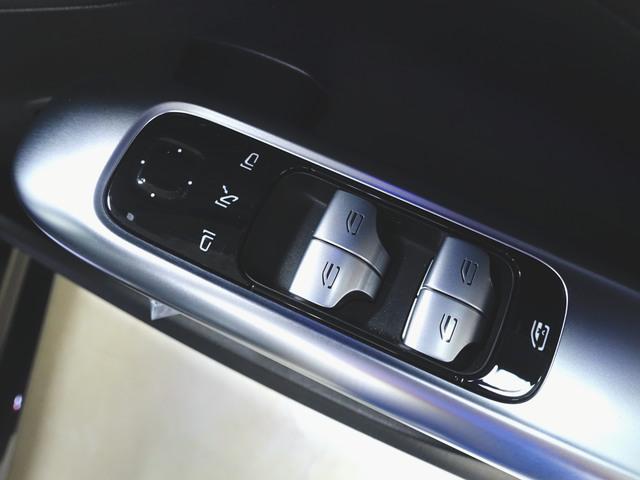 Ｃクラス Ｃ２００　アバンギャルド　ＡＭＧラインパッケージ　ベーシックパッケージ　Ｂｌｕｅｔｏｏｔｈ接続　ＥＴＣ　ＬＥＤヘッドライト　ＴＶ　アイドリングストップ　クルーズコントロール　コネクテッド機能　サイドカメラ　シートヒーター（20枚目）