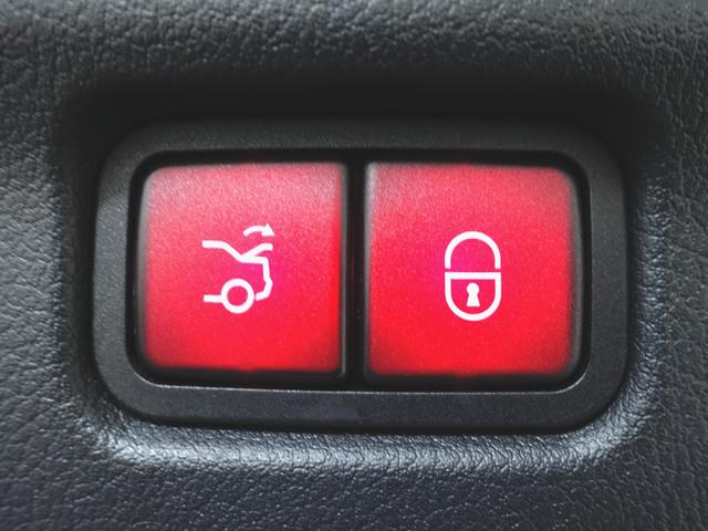 Ｃクラス Ｃ２００　アバンギャルド　ＡＭＧラインパッケージ　ベーシックパッケージ　Ｂｌｕｅｔｏｏｔｈ接続　ＥＴＣ　ＬＥＤヘッドライト　ＴＶ　アイドリングストップ　クルーズコントロール　コネクテッド機能　サイドカメラ　シートヒーター（25枚目）