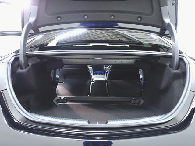 Ｃクラス Ｃ２００　アバンギャルド　ＡＭＧラインパッケージ　ベーシックパッケージ　Ｂｌｕｅｔｏｏｔｈ接続　ＥＴＣ　ＬＥＤヘッドライト　ＴＶ　アイドリングストップ　クルーズコントロール　コネクテッド機能　サイドカメラ　シートヒーター（29枚目）