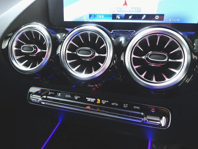 ＧＬＡクラス ＧＬＡ２００　ｄ　４マチック　Ｂｌｕｅｔｏｏｔｈ接続　ＥＴＣ　ＬＥＤヘッドライト　ＴＶ　アイドリングストップ　クルーズコントロール　コネクテッド機能　サイドカメラ　シートヒーター　トランクスルー　ナビ　バックモニター　パワーシート（18枚目）